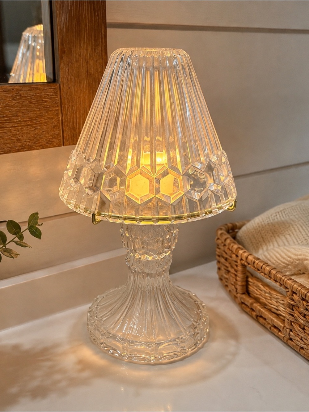 PartyLite Astoria Crystal Fairy Lamp Complete with Brass Ring P7761 - Picture 1 of 8
